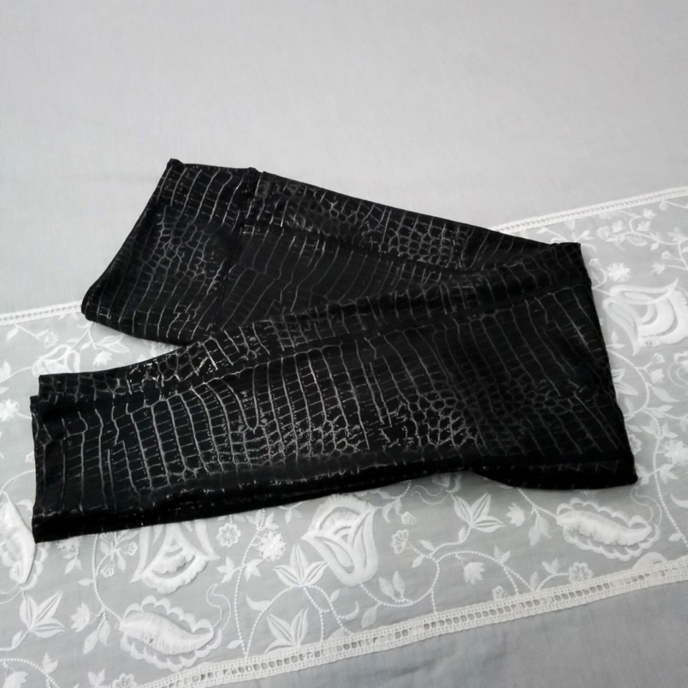 PINK Active Black/Silver Leggings.   NWOT